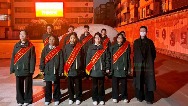 十五周礼仪队合影