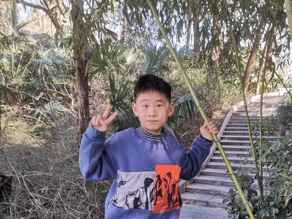 东校区七2班 郭恩泽