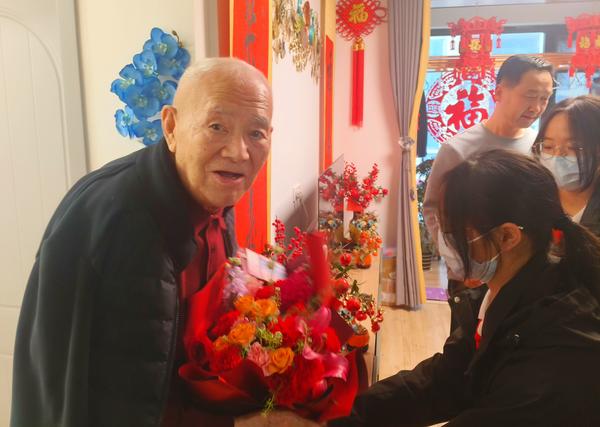看望孟昭德老先生 (2)