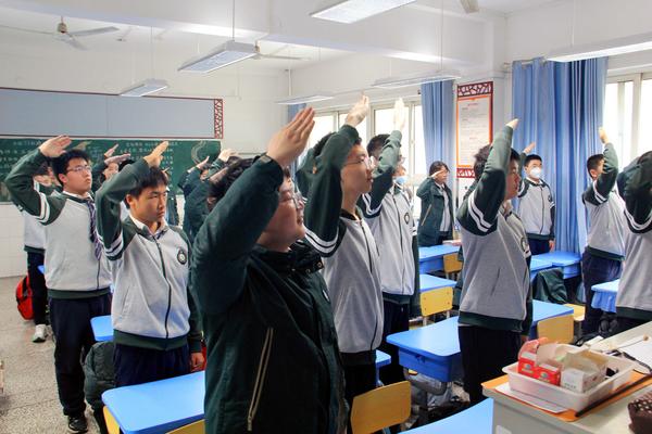 郑州市第七初级中学东校区第五周升旗仪式