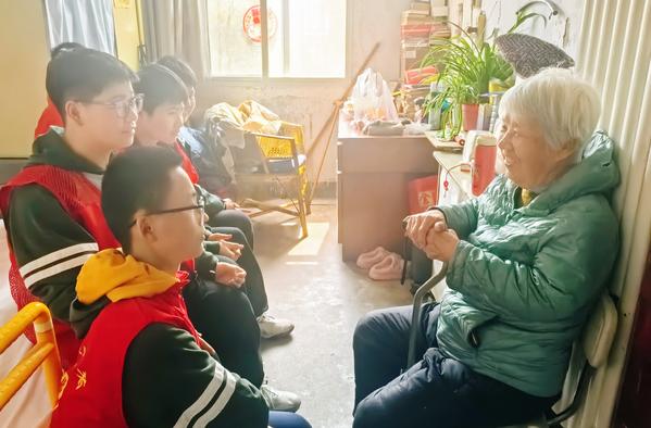 八年级四班雷锋志愿服务队 (3) 八年级四班雷锋志愿服务队 (3)